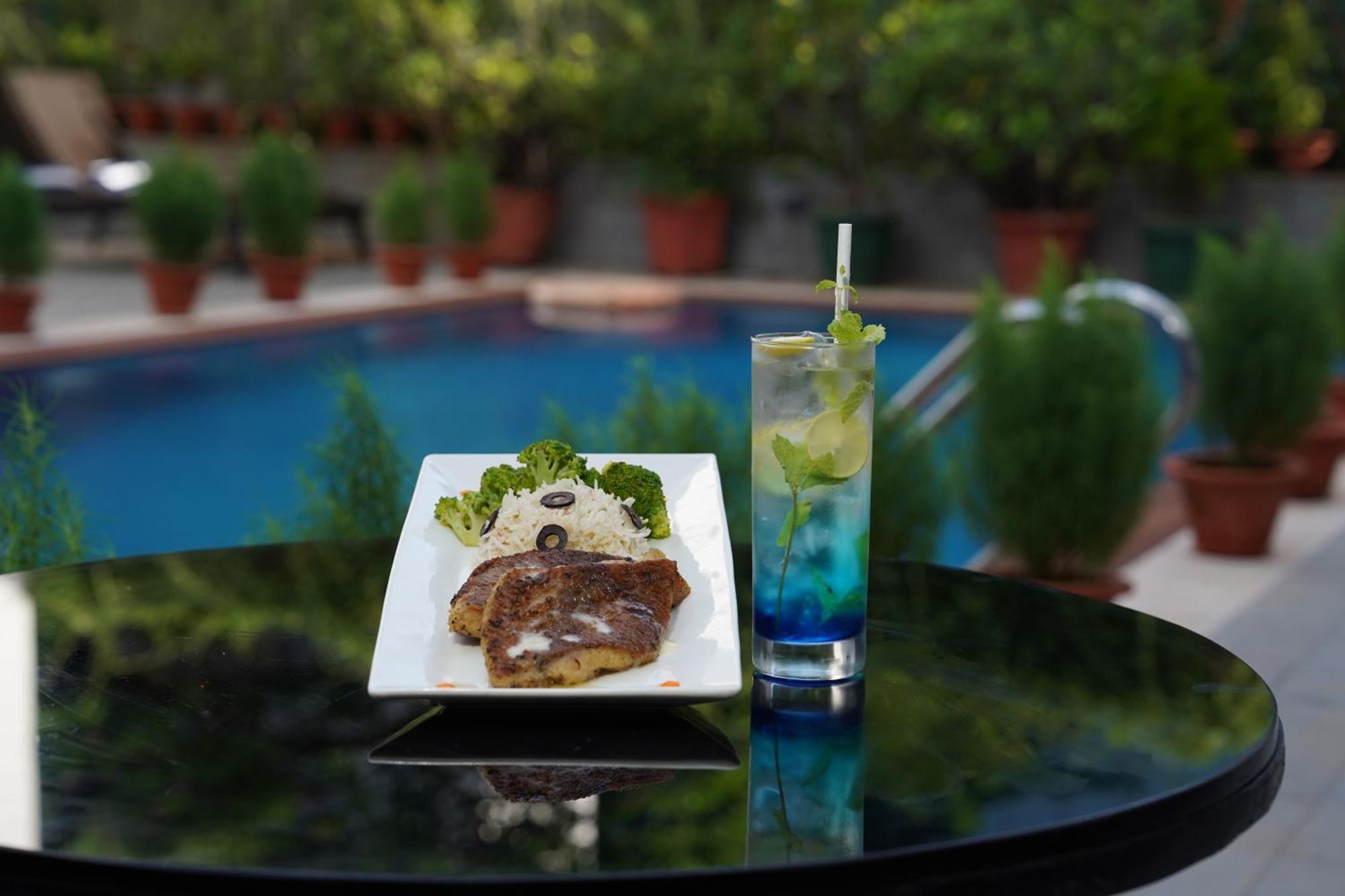 Ira By Orchid Bhubaneswar Exterior foto