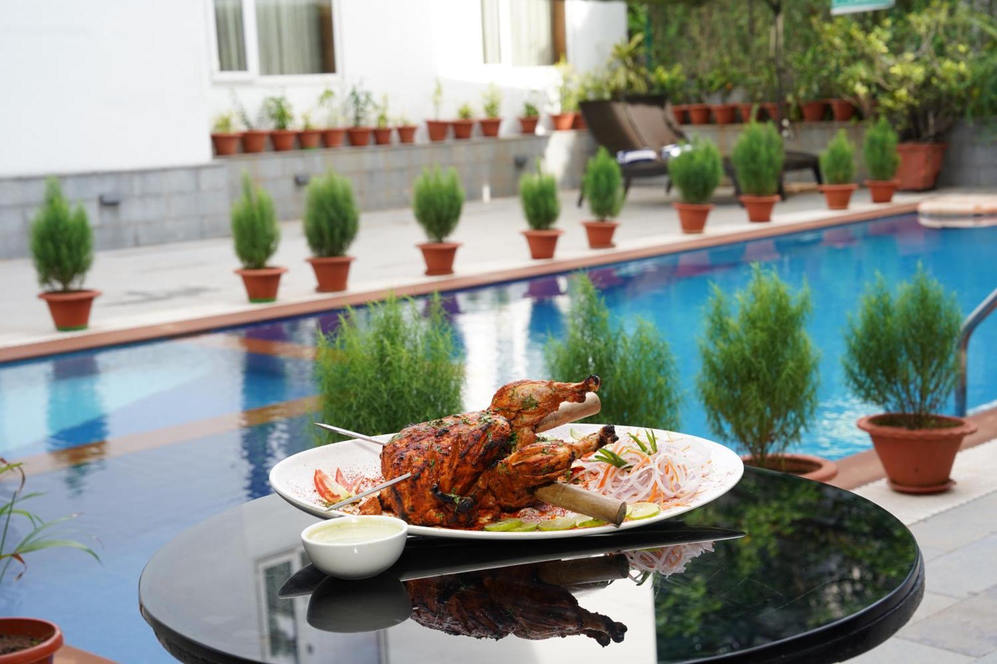 Ira By Orchid Bhubaneswar Exterior foto
