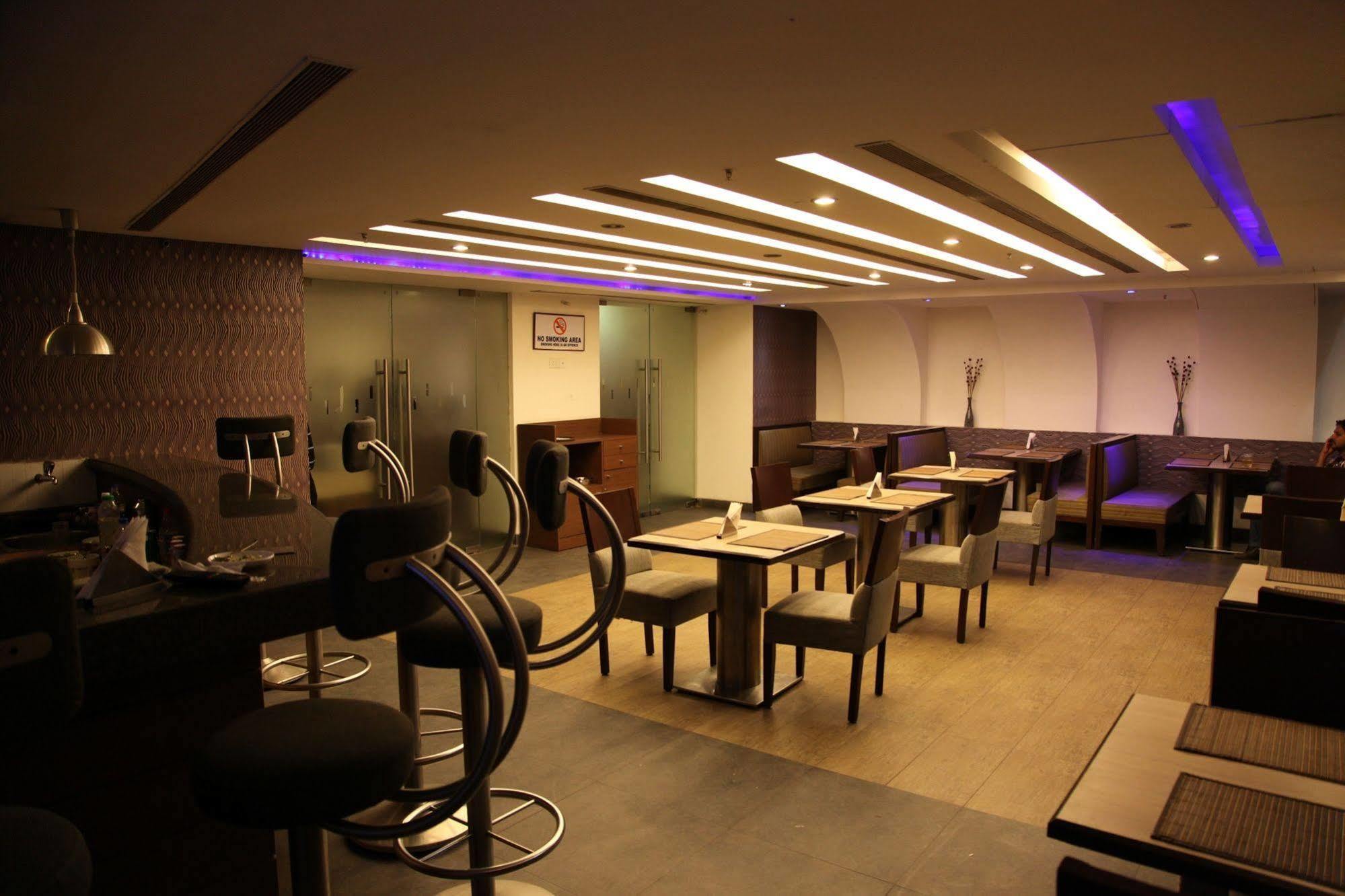 Ira By Orchid Bhubaneswar Exterior foto